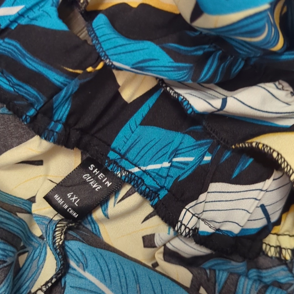 ❤️5/$25 Tropical Leaf Print Two-Piece Set - Picture 5 of 5